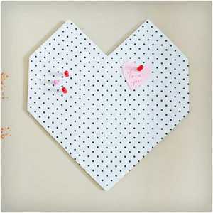 Valentines-Heart-Bulletin-Board-300x300.jpg